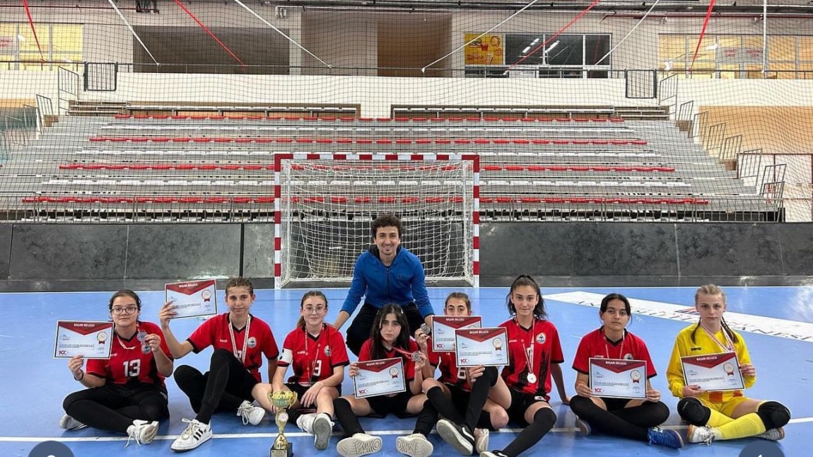Kız Futsal Takımımız İl İkincisi Oldu.